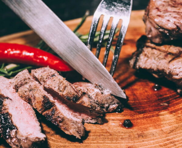 Como fazer um churrasco simples no fim do mês sem estourar o orçamento
