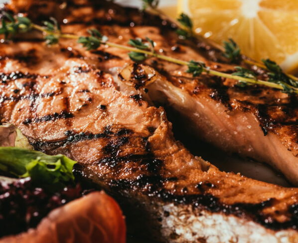 Como usar um único tipo de proteína em vários pratos sem repetir o sabor
